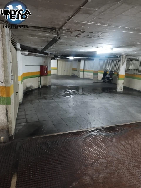 Garagem para Arrendamento em Almada, Cova da Piedade, Pragal e Cacilhas