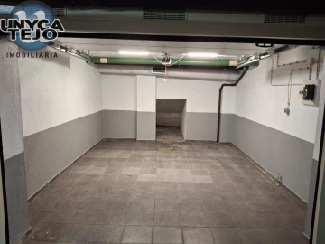 Garagem para Arrendamento em Almada, Cova da Piedade, Pragal e Cacilhas