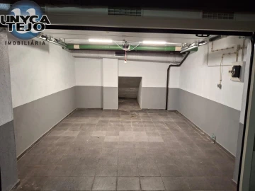 Garagem para Arrendamento em Almada, Cova da Piedade, Pragal e Cacilhas