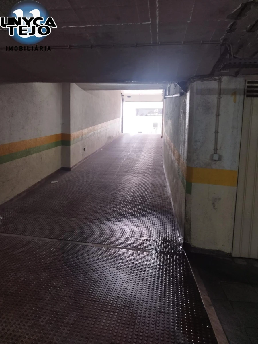 Garagem para Arrendamento em Almada, Cova da Piedade, Pragal e Cacilhas Foto 11