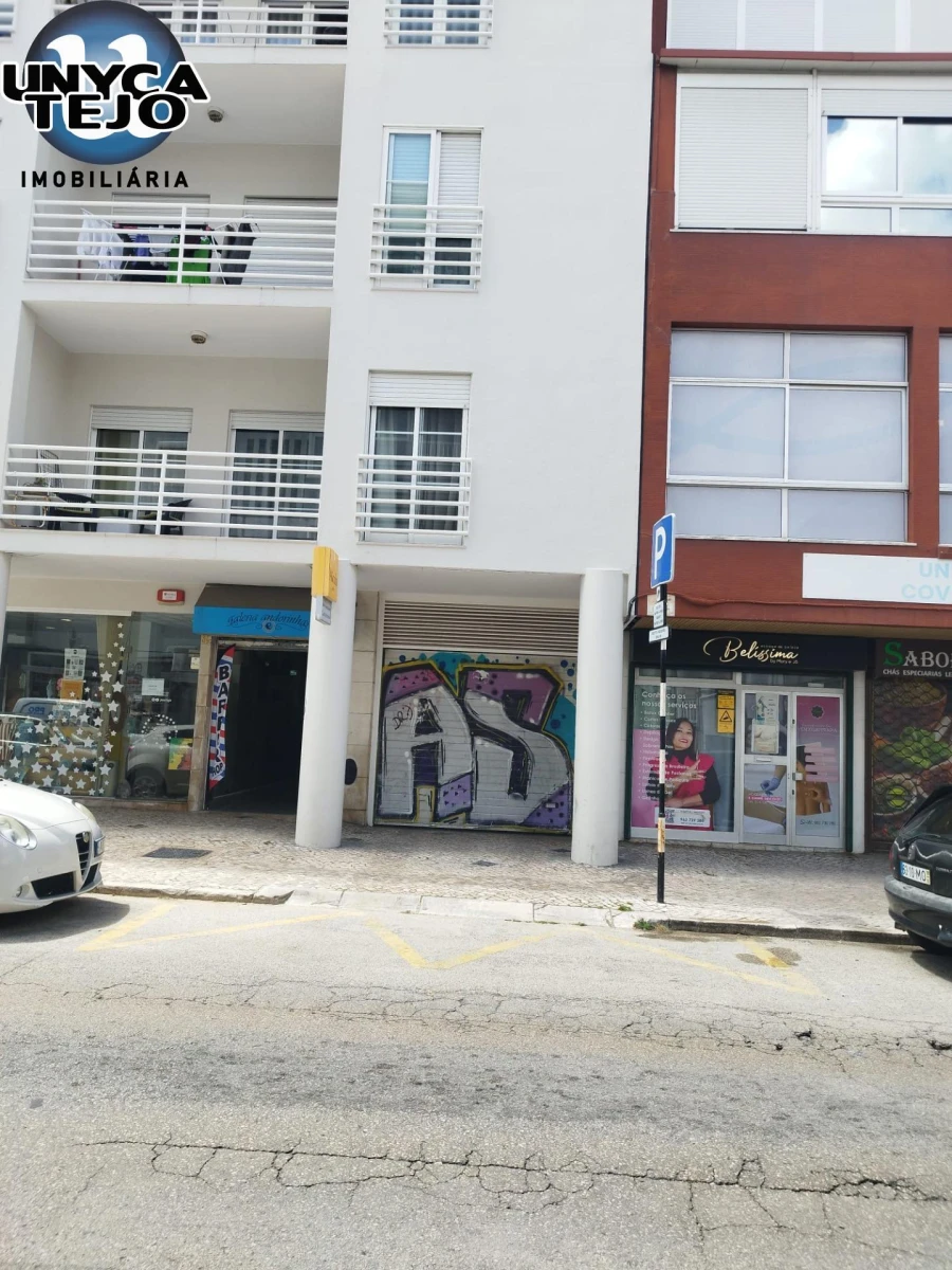 Garagem para Arrendamento em Almada, Cova da Piedade, Pragal e Cacilhas Foto 5