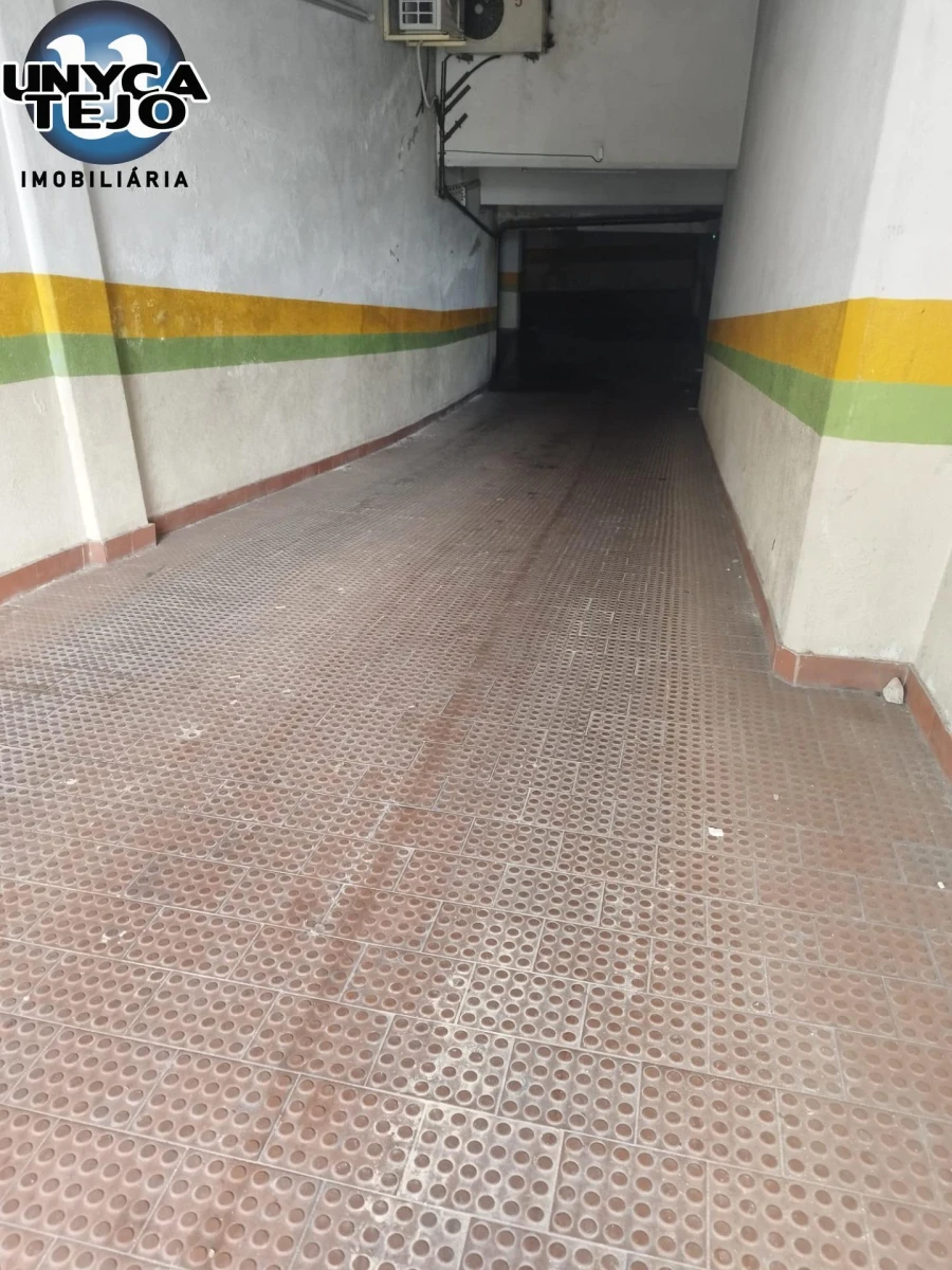 Garagem para Arrendamento em Almada, Cova da Piedade, Pragal e Cacilhas Foto 7