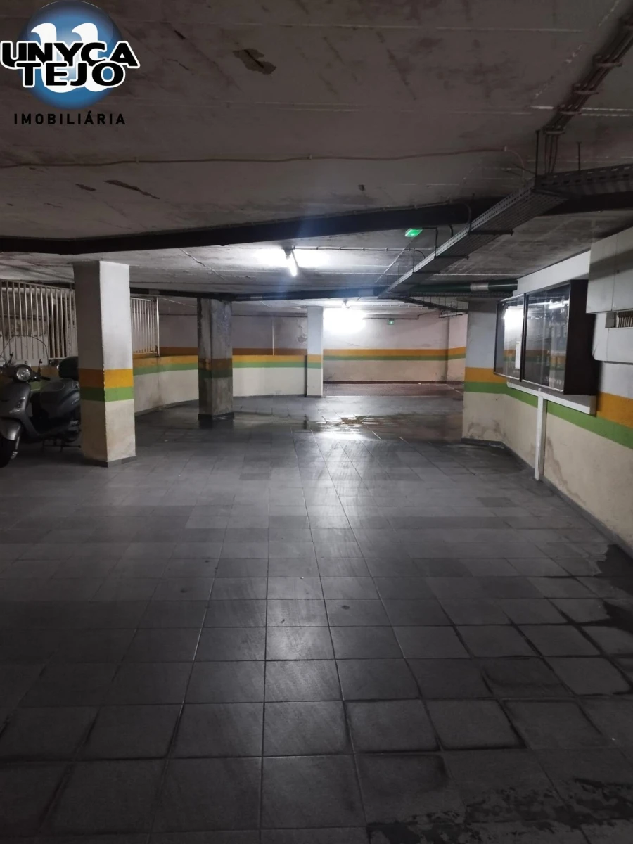 Garagem para Arrendamento em Almada, Cova da Piedade, Pragal e Cacilhas Foto 8