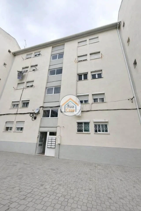 Apartamento T3 para Venda em Laranjeiro e Feijó