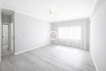 Apartamento T3 para Venda em Laranjeiro e Feijó