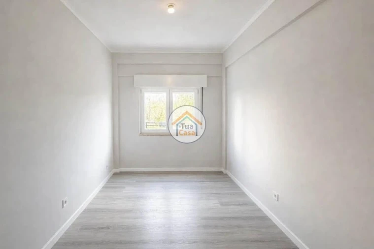 Apartamento T3 para Venda em Laranjeiro e Feijó Foto 8