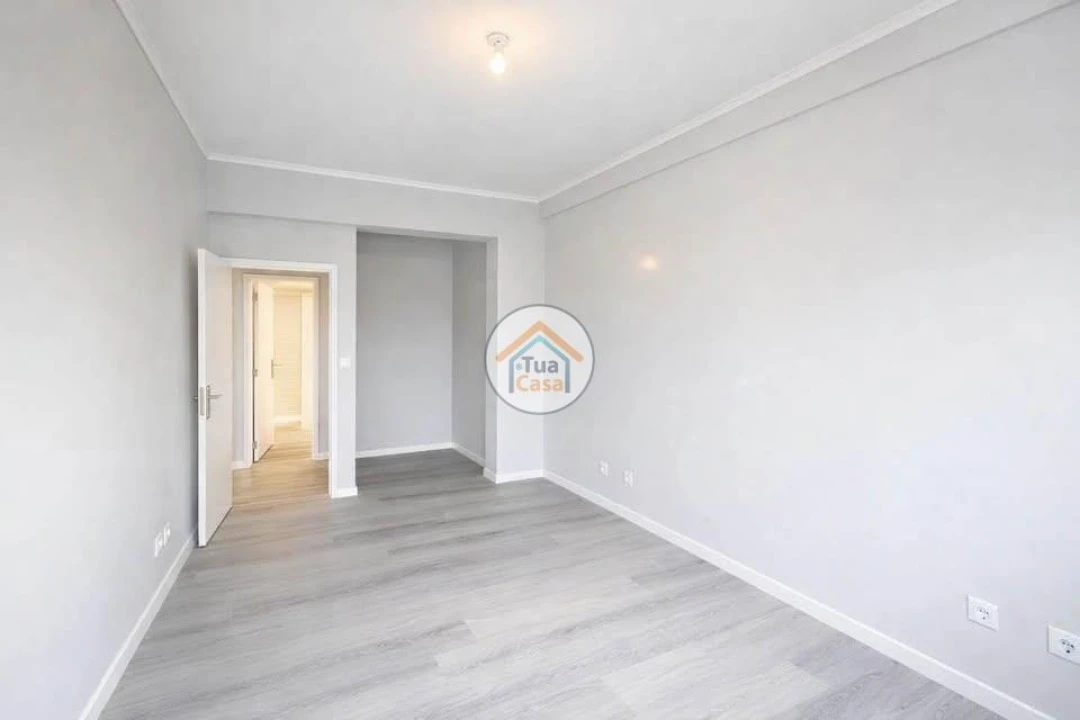 Apartamento T3 para Venda em Laranjeiro e Feijó Foto 7