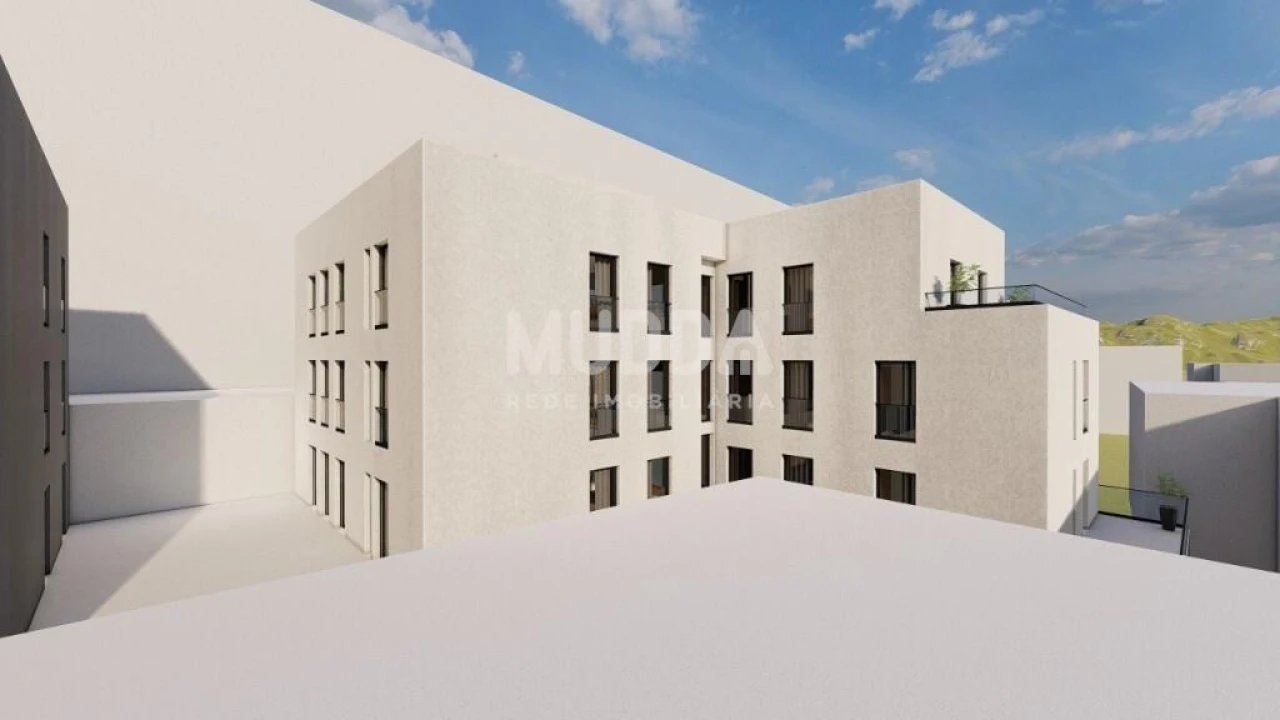 Apartamento T1 para Venda em Sé, Santa Maria e Meixedo Foto 5