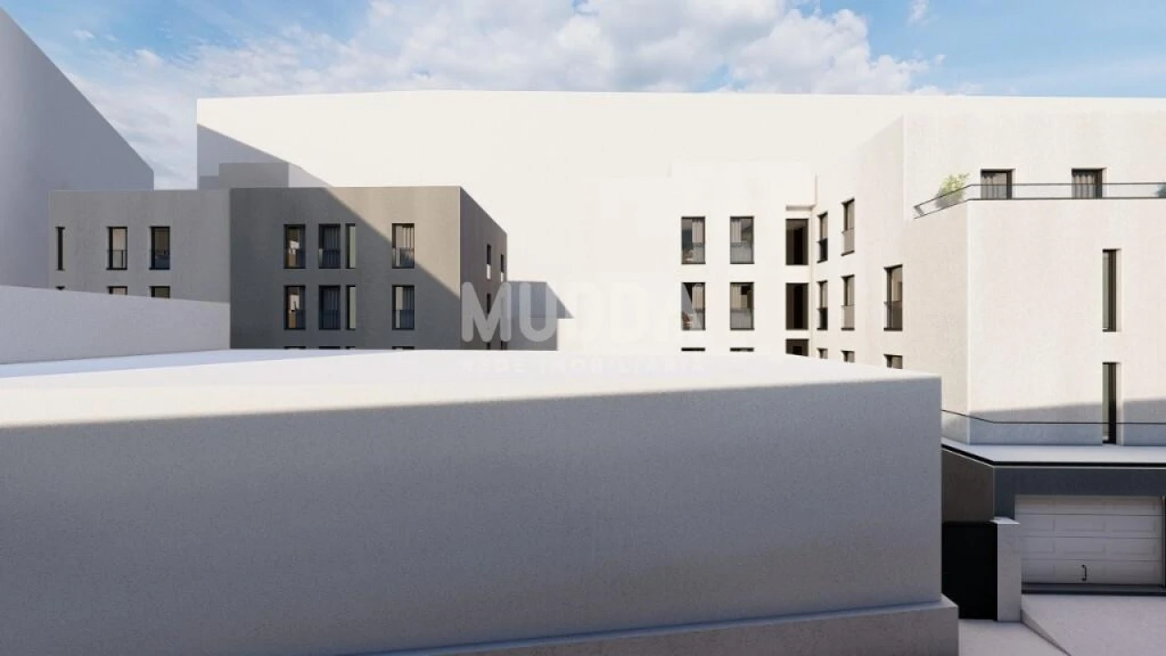 Apartamento T1 para Venda em Sé, Santa Maria e Meixedo Foto 19