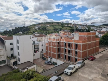 Apartamento T1 para Venda em Sé, Santa Maria e Meixedo