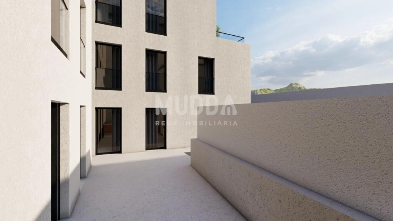 Apartamento T1 para Venda em Sé, Santa Maria e Meixedo Foto 24