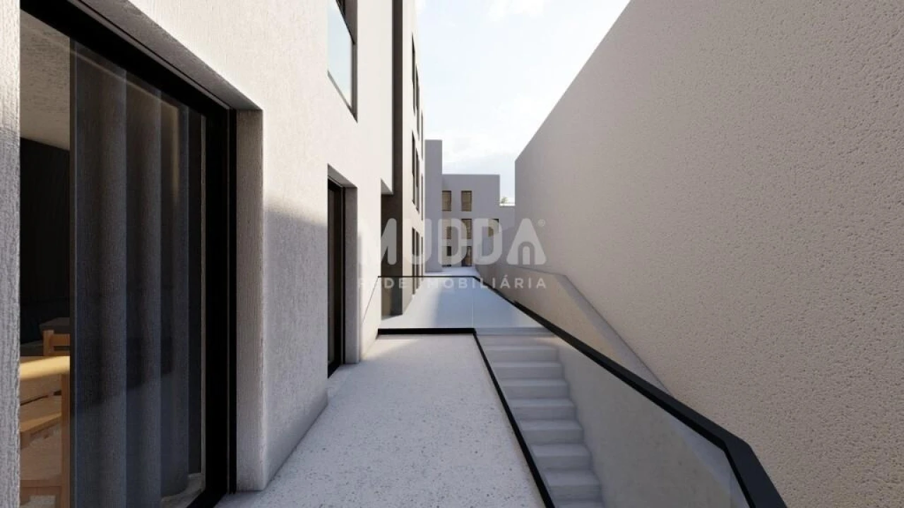 Apartamento T1 para Venda em Sé, Santa Maria e Meixedo Foto 22