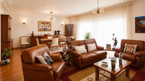 Apartamento T4 para Venda em Póvoa de Santa Iria e Forte da Casa