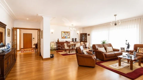 Apartamento T4 para Venda em Póvoa de Santa Iria e Forte da Casa