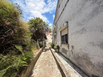 Moradia T3 para Venda em Baixa da Banheira e Vale da Amoreira