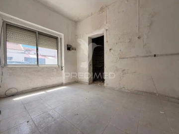 Moradia T3 para Venda em Baixa da Banheira e Vale da Amoreira
