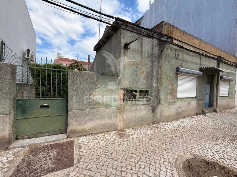 Moradia T3 para Venda em Baixa da Banheira e Vale da Amoreira Foto 1