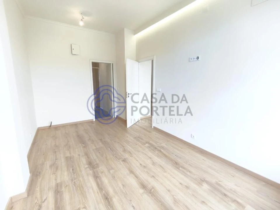 Loja para Venda em Custóias, Leça do Balio e Guifões Foto 15
