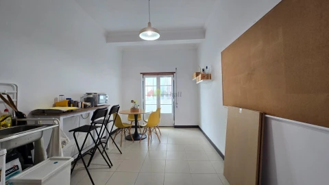 Loja para Venda em Nossa Senhora da Vila, Nossa Senhora do Bispo e Silveiras
