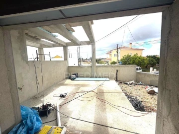 Moradia T4 para Venda em Fernao Ferro