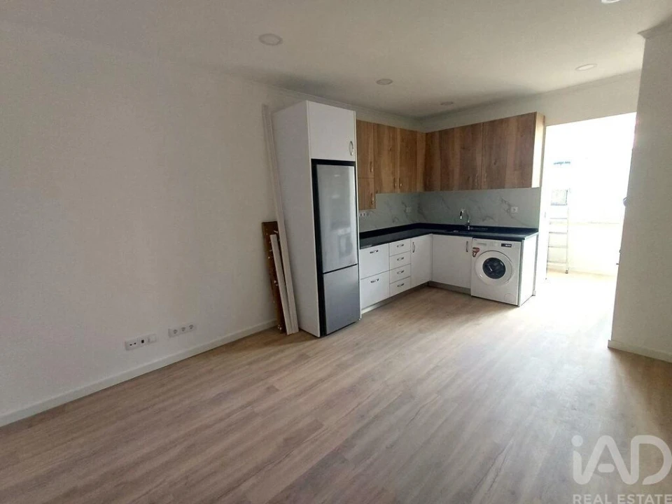 Apartamento T1 para Arrendamento em Penha de França Foto 6