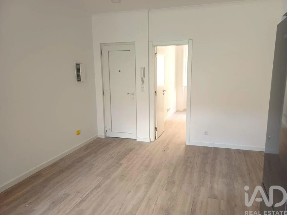 Apartamento T1 para Arrendamento em Penha de França Foto 14