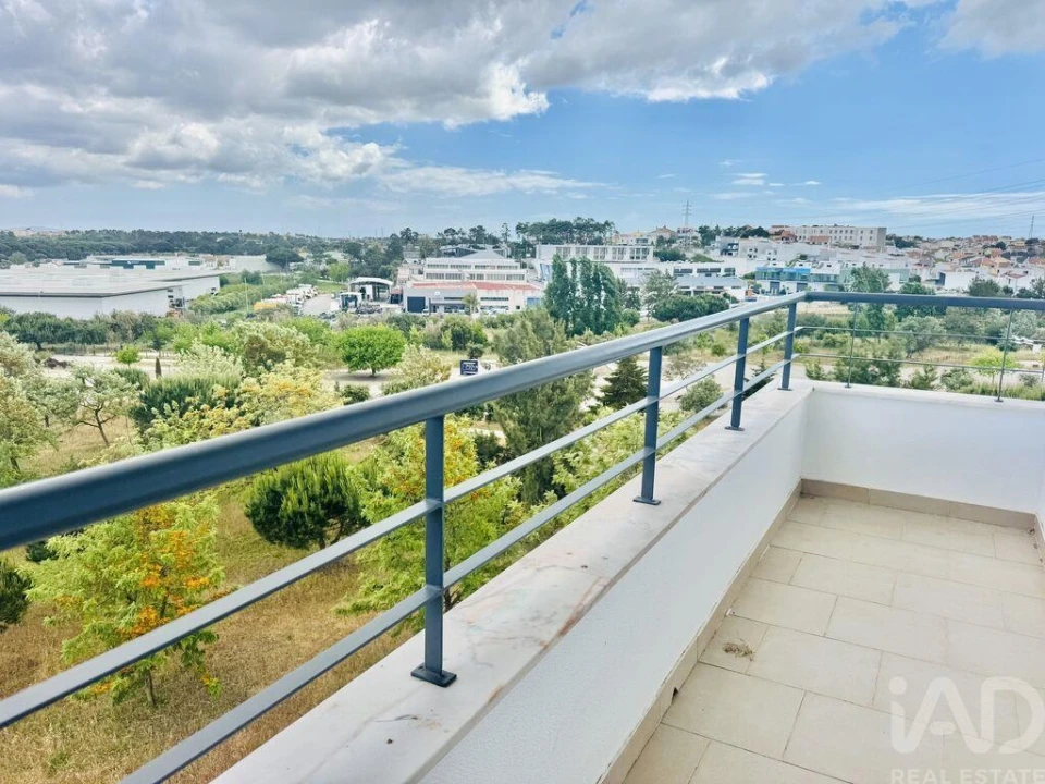Apartamento T1 para Venda em Charneca de Caparica e Sobreda Foto 4