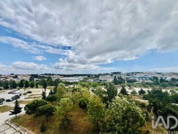 Apartamento T1 para Venda em Charneca de Caparica e Sobreda