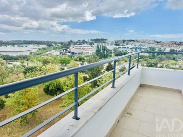 Apartamento T1 para Venda em Charneca de Caparica e Sobreda