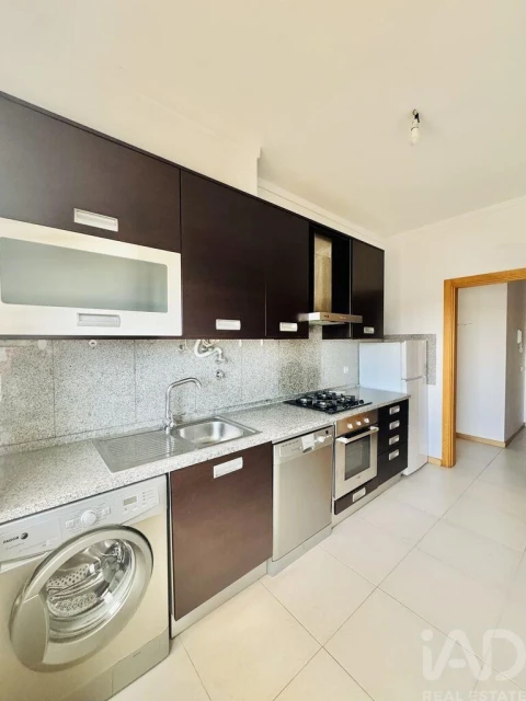 Apartamento T1 para Venda em Charneca de Caparica e Sobreda