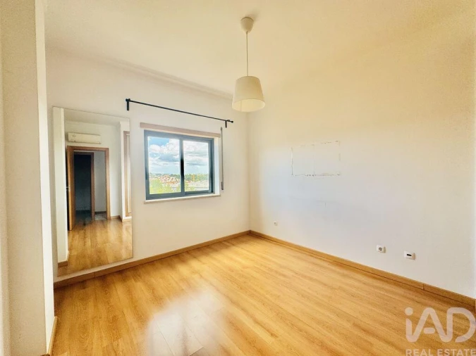 Apartamento T1 para Venda em Charneca de Caparica e Sobreda Foto 8