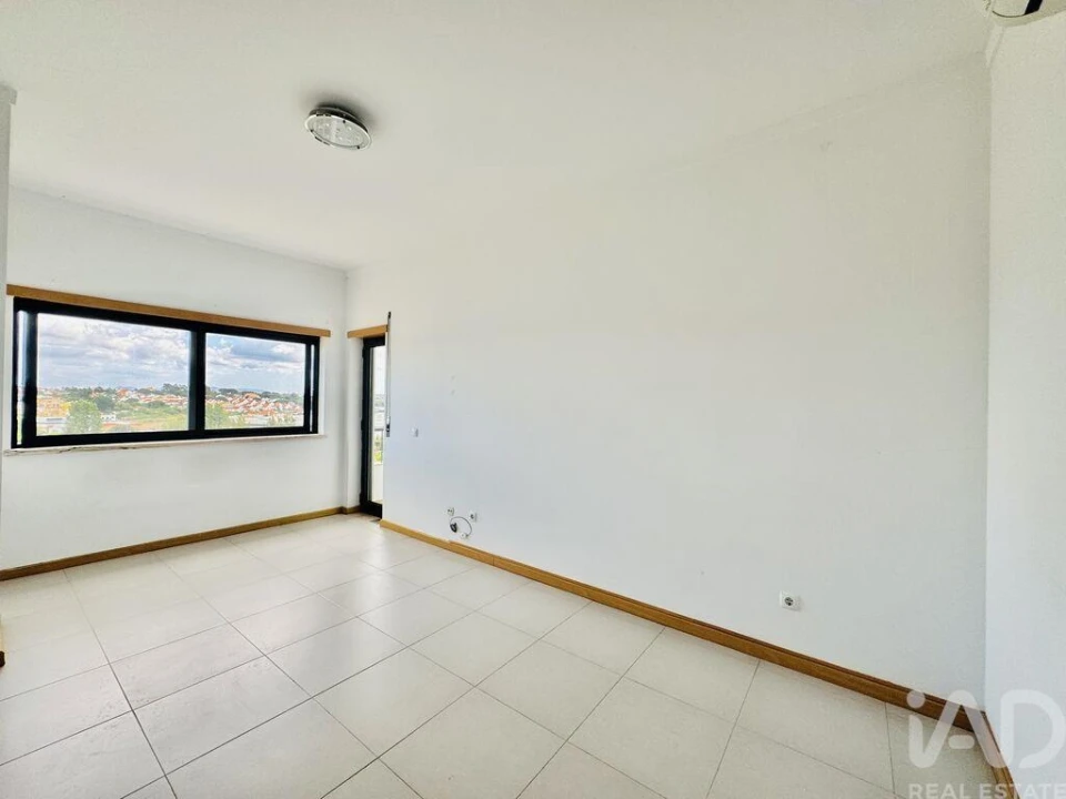 Apartamento T1 para Venda em Charneca de Caparica e Sobreda Foto 1