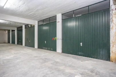 Garagem para Venda em Setubal (São Sebastião)