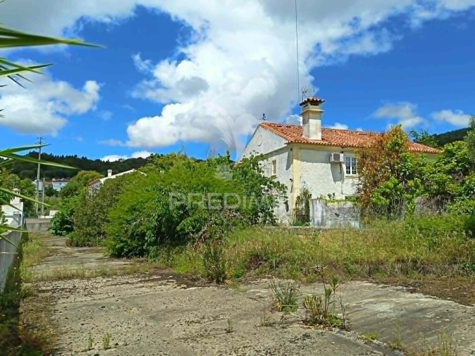 Moradia T4 para Venda em Reguengo e São Julião Foto 1