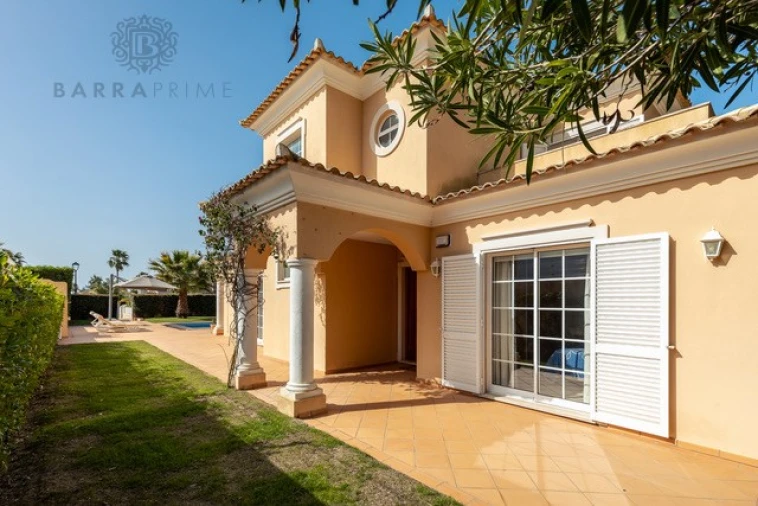Moradia T4 para Venda em Almancil Foto 10