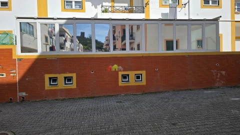 Loja para Arrendamento em Nossa Senhora da Vila, Nossa Senhora do Bispo e Silveiras