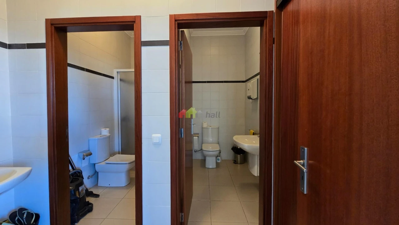Loja para Arrendamento em Nossa Senhora da Vila, Nossa Senhora do Bispo e Silveiras Foto 16