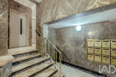 Apartamento T2 para Venda em Campolide