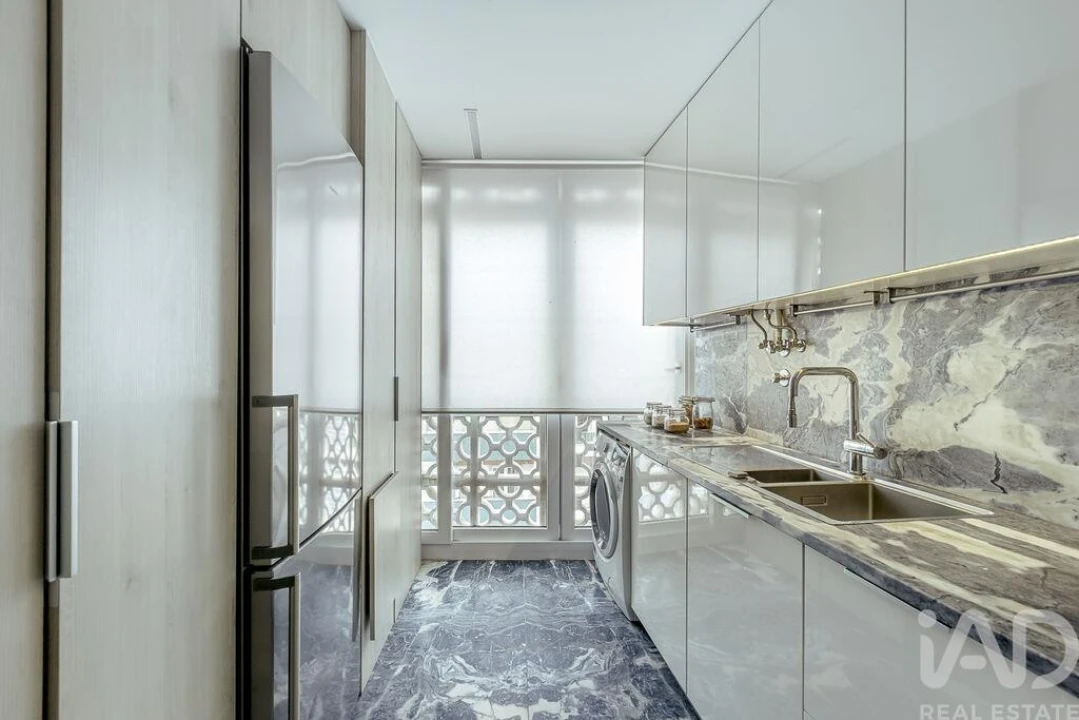 Apartamento T2 para Venda em Campolide Foto 17