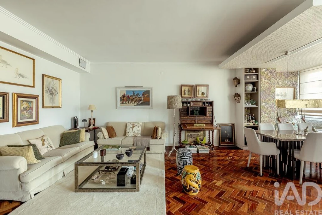Apartamento T2 para Venda em Campolide Foto 11