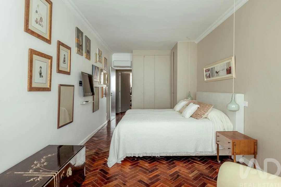 Apartamento T2 para Venda em Campolide Foto 26