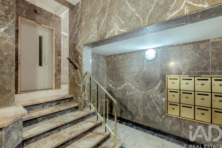 Apartamento T2 para Venda em Campolide Foto 40