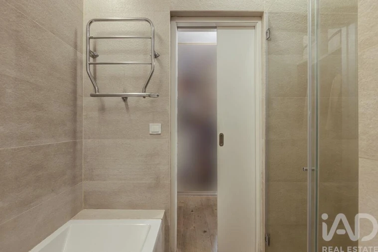 Apartamento T2 para Venda em Campolide Foto 32