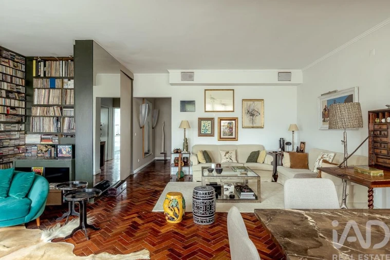 Apartamento T2 para Venda em Campolide Foto 6
