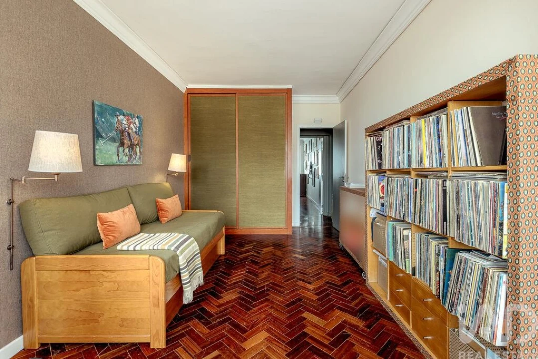 Apartamento T2 para Venda em Campolide Foto 35