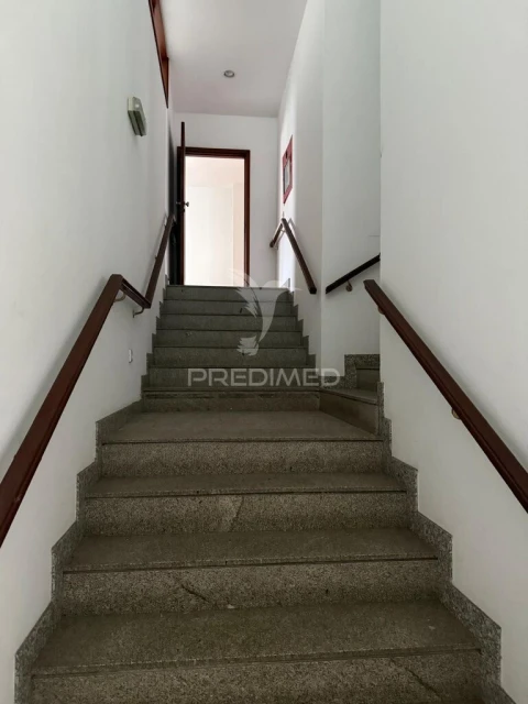 Apartamento T6 para Venda em Água Longa