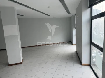 Apartamento T6 para Venda em Água Longa