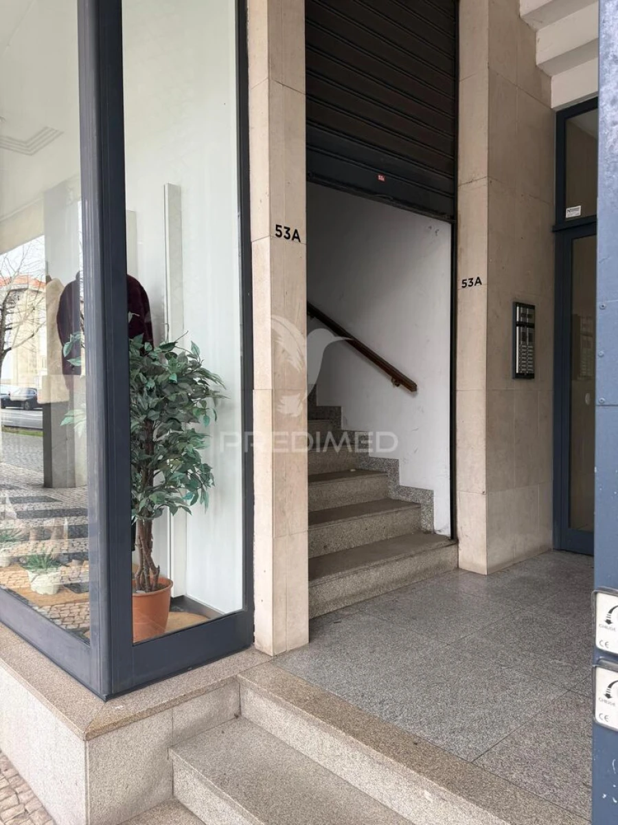 Apartamento T6 para Venda em Água Longa Foto 2