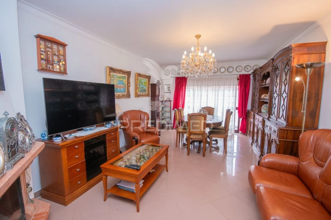 Apartamento T3 para Venda em Ramada e Caneças Foto 9