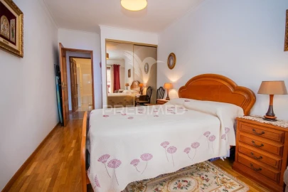 Apartamento T3 para Venda em Ramada e Caneças